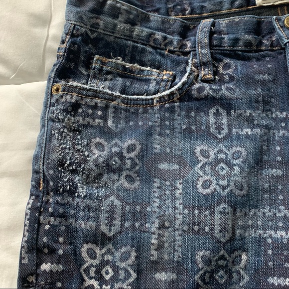 Current/Elliott The Boyfriend Short in Bandana Print Cut Off - Picture 6 of 8